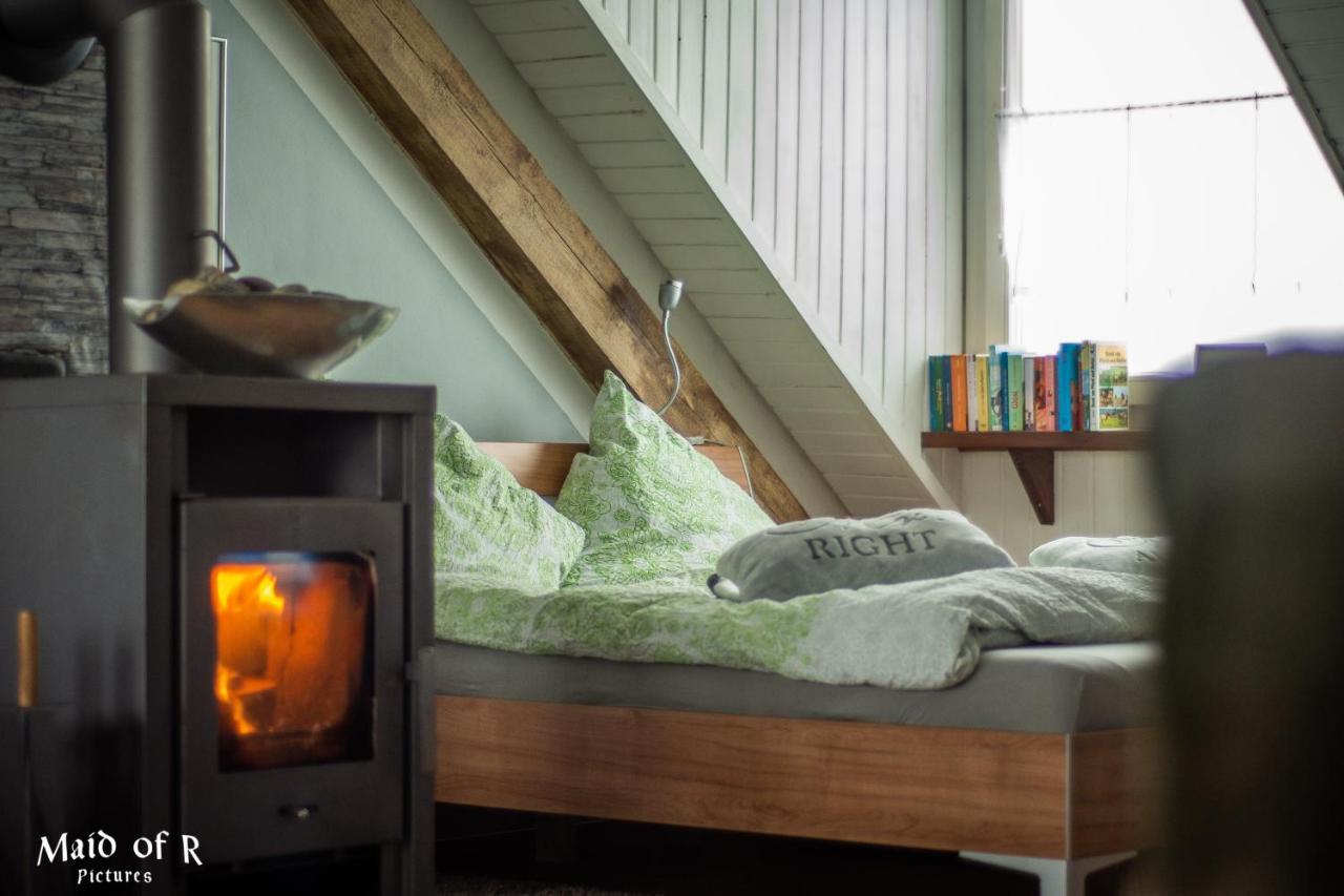 Hof Vierzehnender Im Hohen Venn - 70Qm Fachwerk-Studio - Grosses Wohn-Schlafzimmer Mit Dachterrasse Und Kaminofen - Separate Kueche - Perfekt Fuer Paare - Monschau - Eifel - Hunde Willkommen - Islandpferde Экстерьер фото