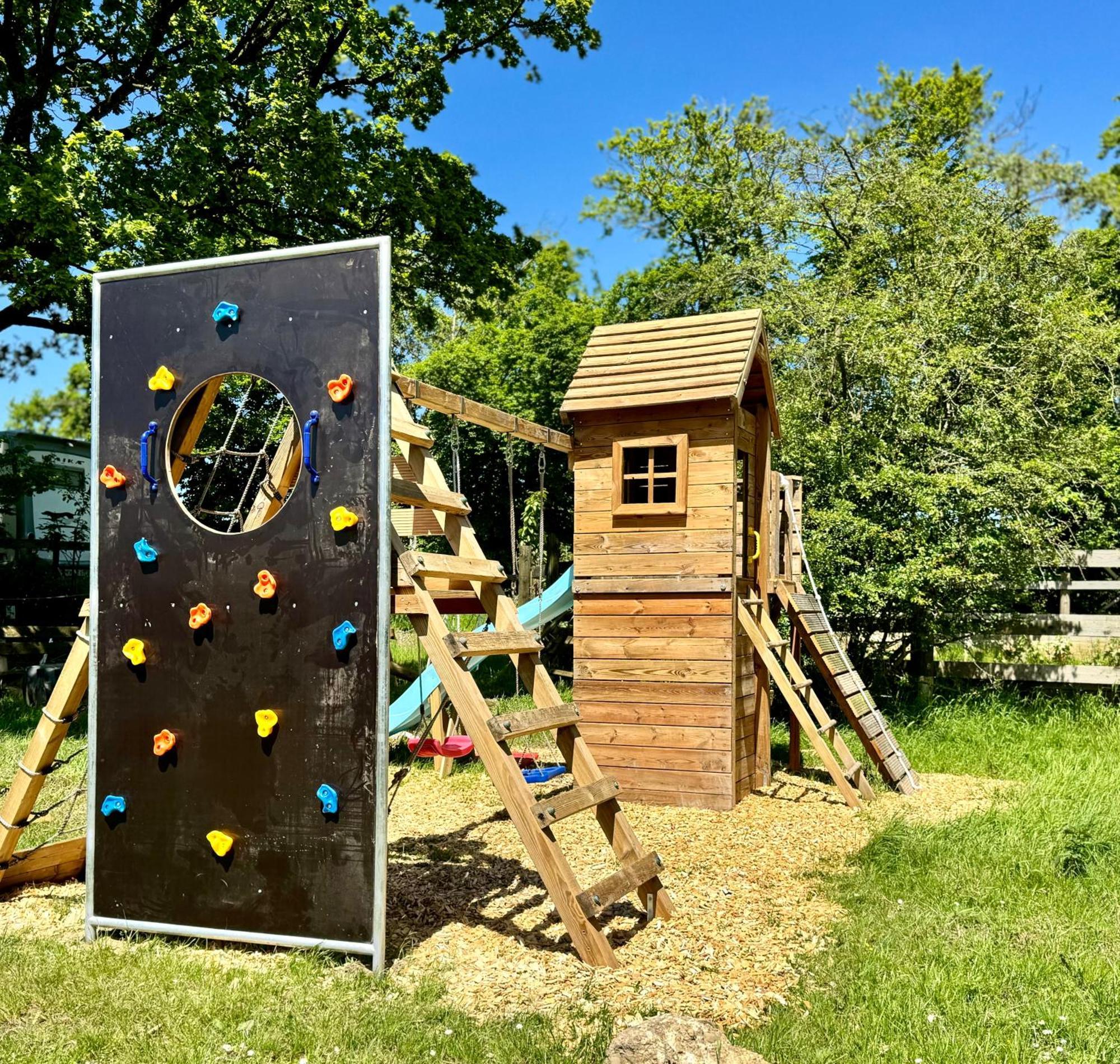 Hof Vierzehnender Im Hohen Venn - 70Qm Fachwerk-Studio - Grosses Wohn-Schlafzimmer Mit Dachterrasse Und Kaminofen - Separate Kueche - Perfekt Fuer Paare - Monschau - Eifel - Hunde Willkommen - Islandpferde Экстерьер фото